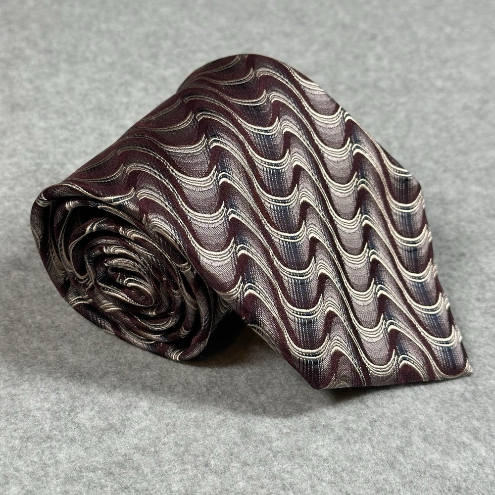 Vintage Pronto Uomo Italy Silk Tie Burgundy Wave Geometric Jacquard 90s 57x3.8in